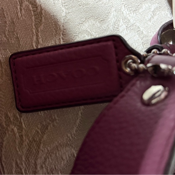 Coach Avery Fuchsia Leather Hobo Bag - Picture 4 of 11